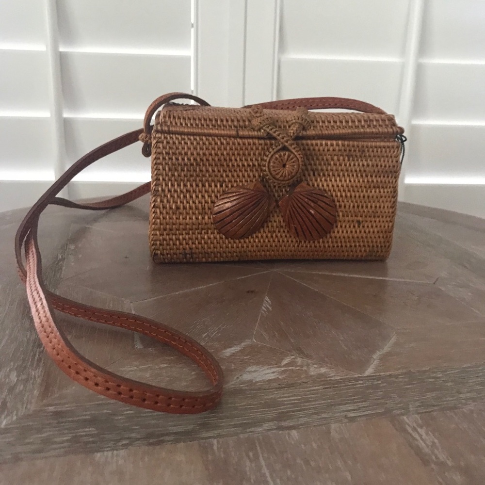 Demi mini wicker purse
